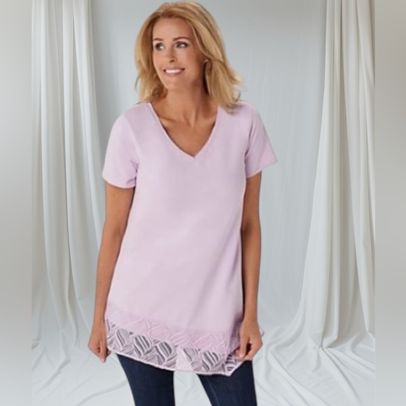 H by Halston Short-Sleeve
V-Neck Tunic w/ Asymmetrical Lace He
Pure Pink Size 3X - Picture 1 of 6